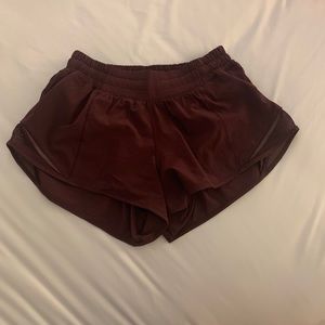 Lululemon Hotty Hot Short 2.5”